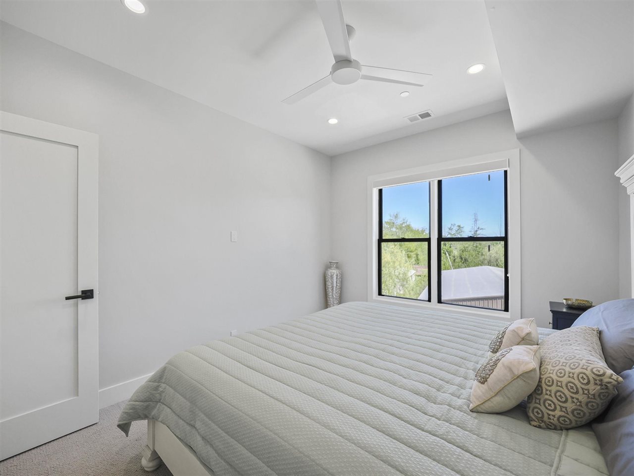 4041 Renwick Lane Unit: 15