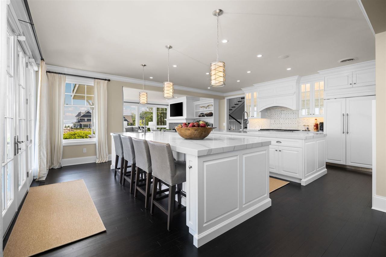 6194 Bay Ridge Drive