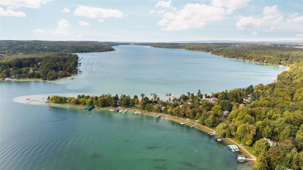 6024 Lake Grove Road