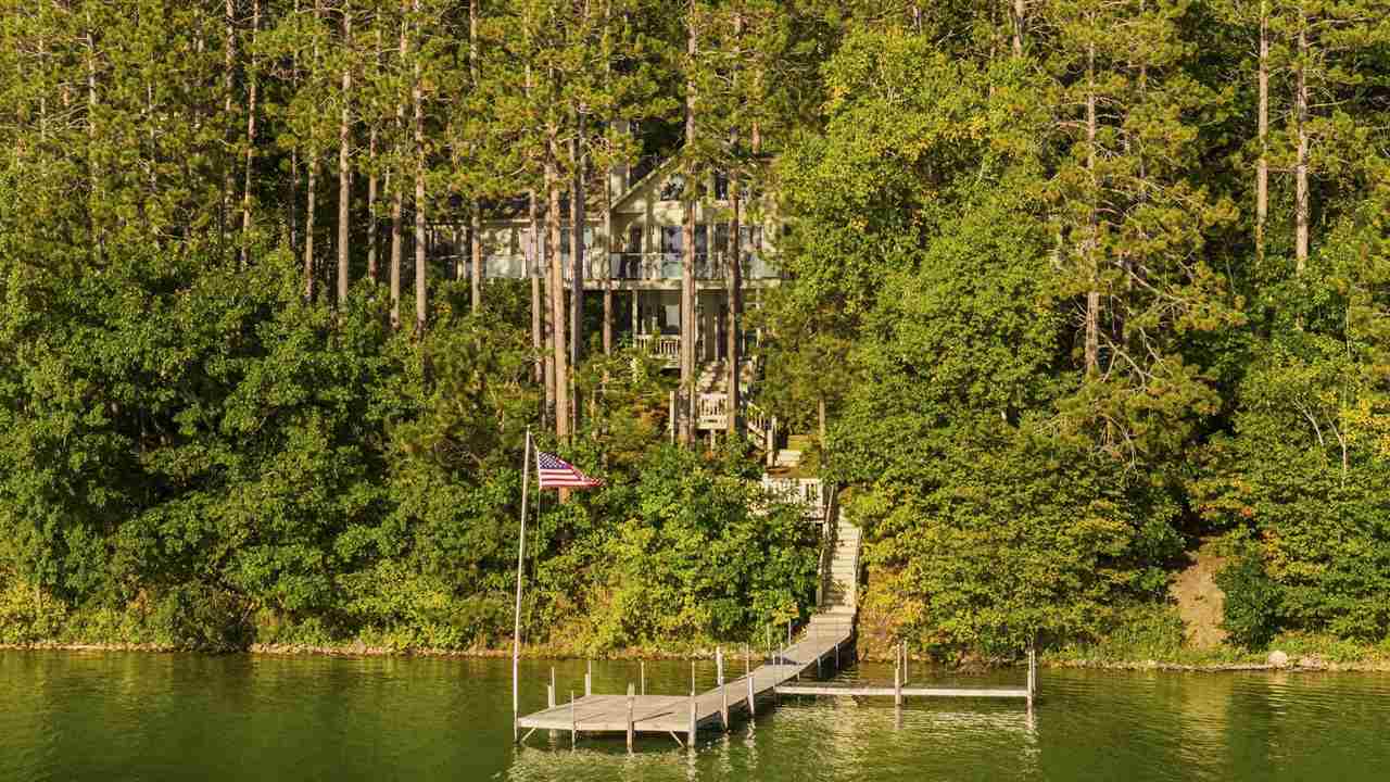 818 Whitfield View