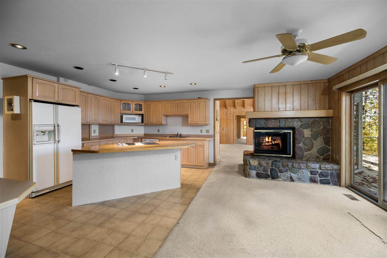 818 Whitfield View