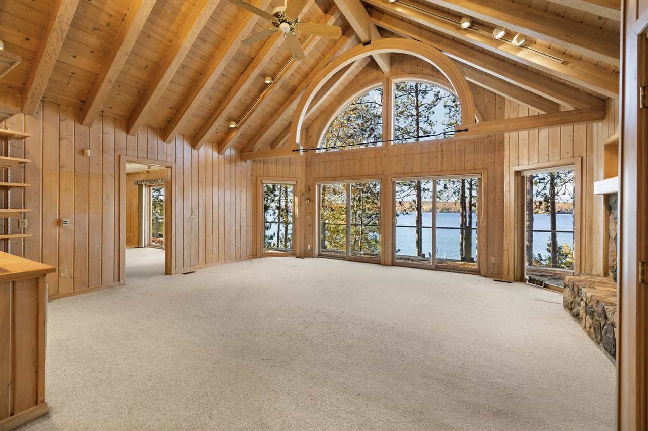 818 Whitfield View