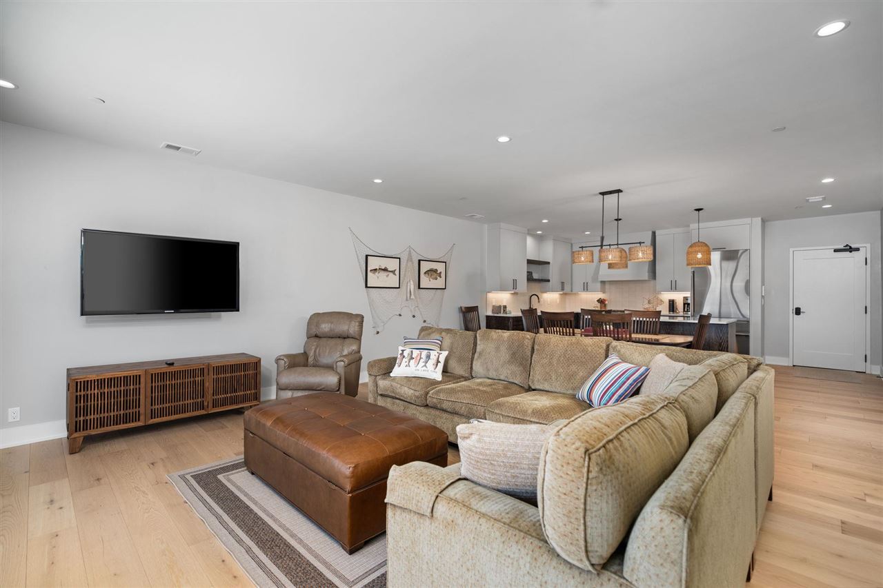 4041 Renwick Lane Unit: 14