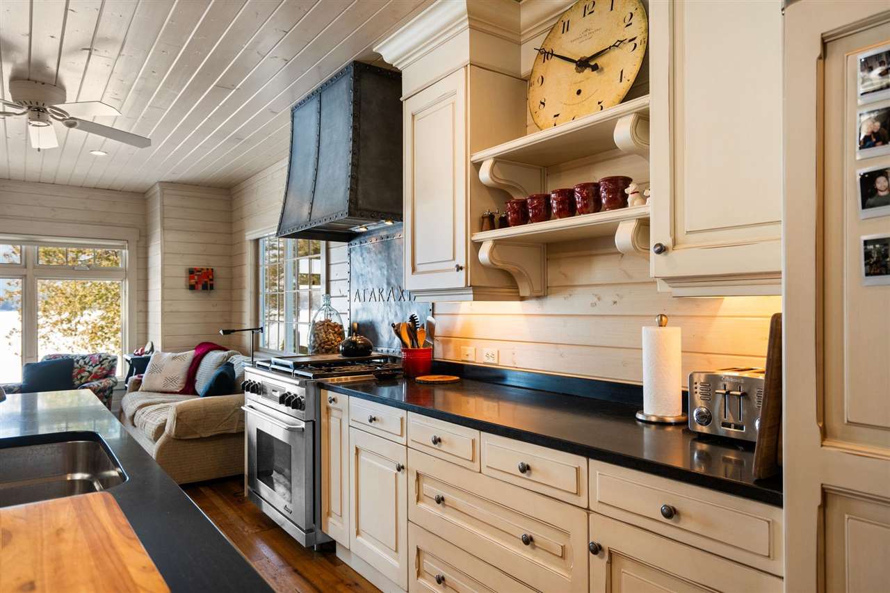 5382 Lake Grove Road