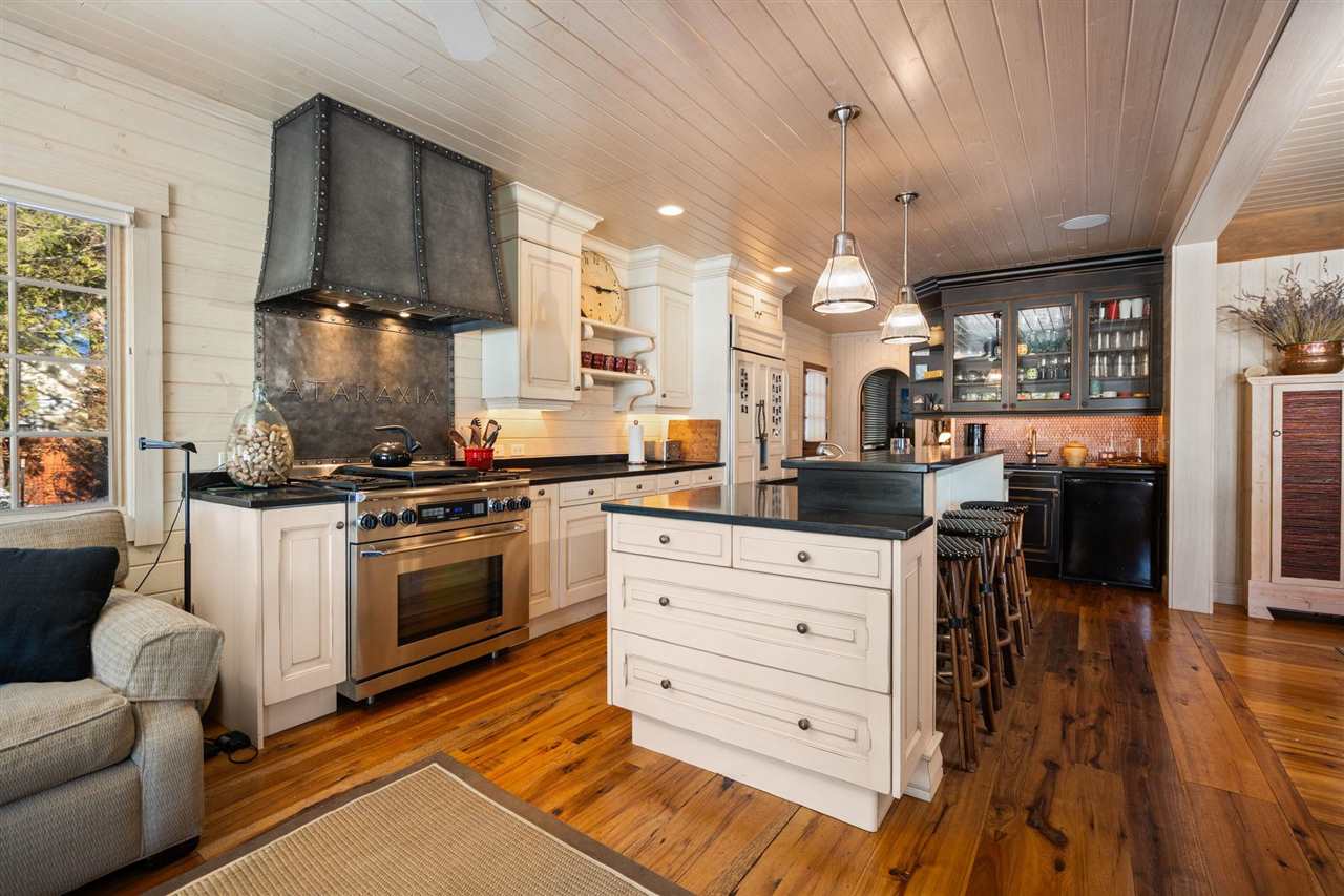 5382 Lake Grove Road