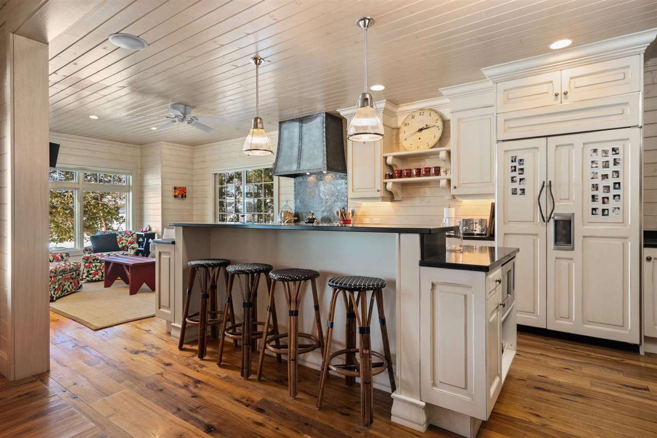 5382 Lake Grove Road