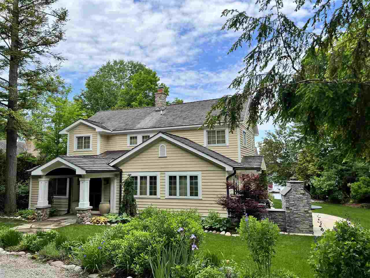 5382 Lake Grove Road