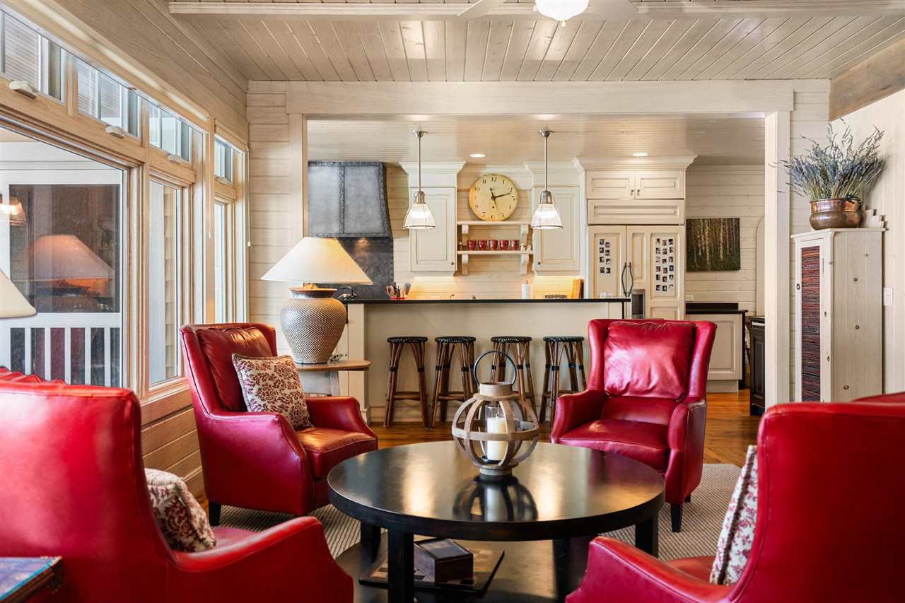 5382 Lake Grove Road