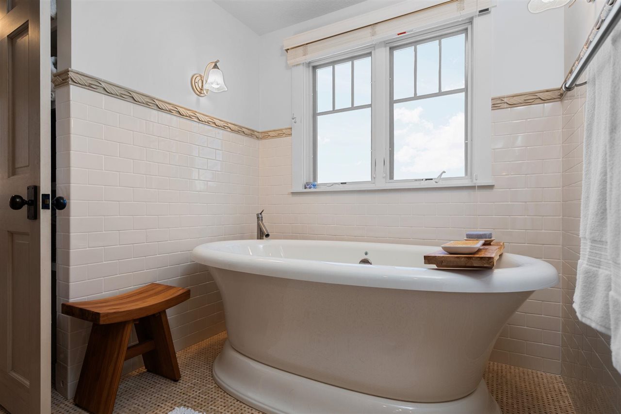 5382 Lake Grove Road