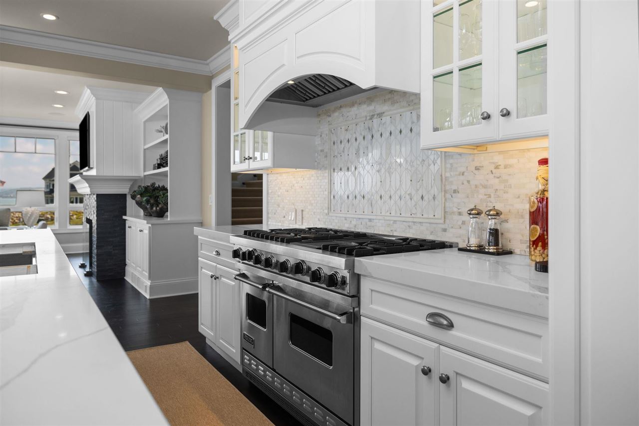 6194 Bay Ridge Drive
