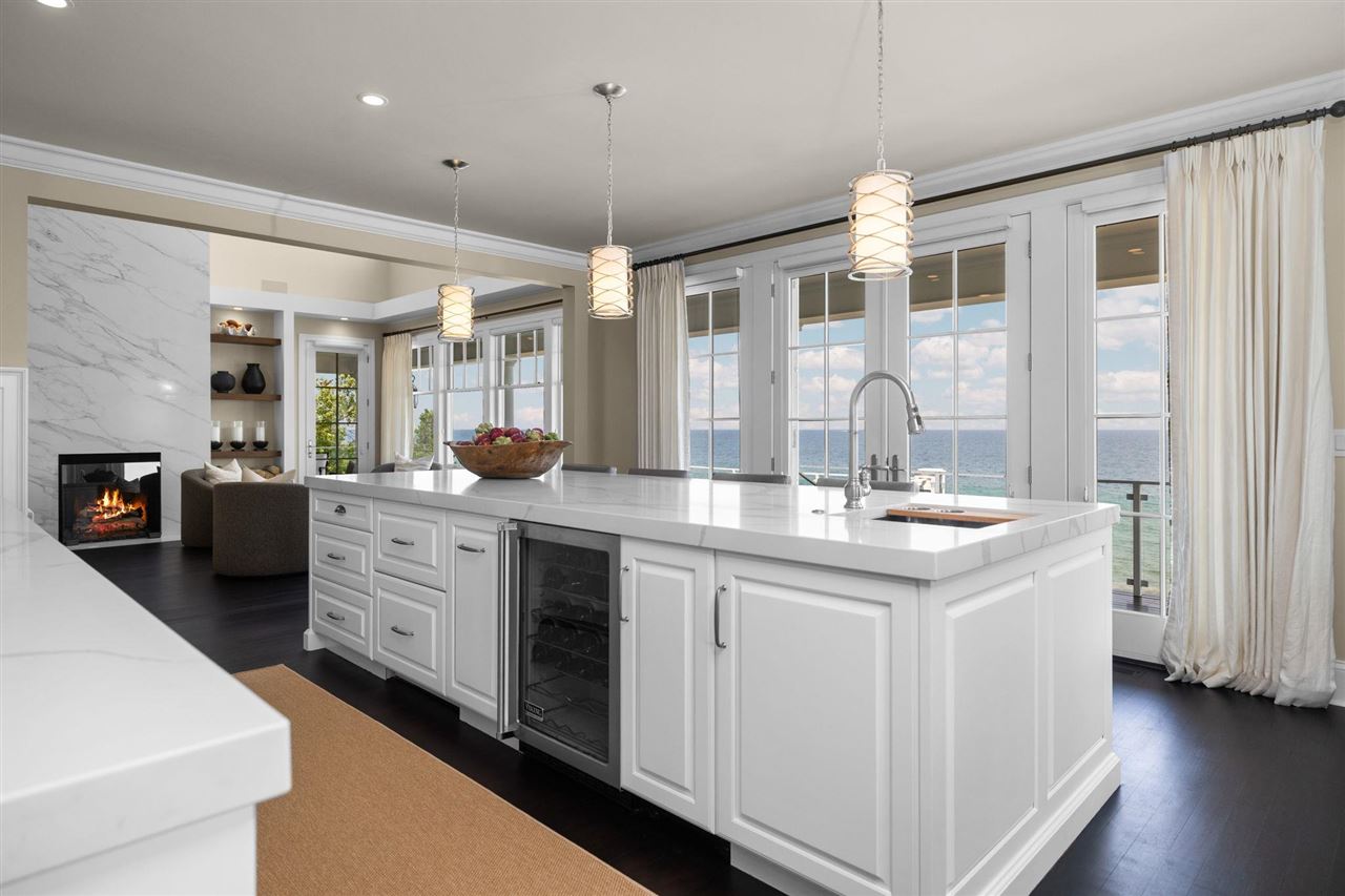 6194 Bay Ridge Drive