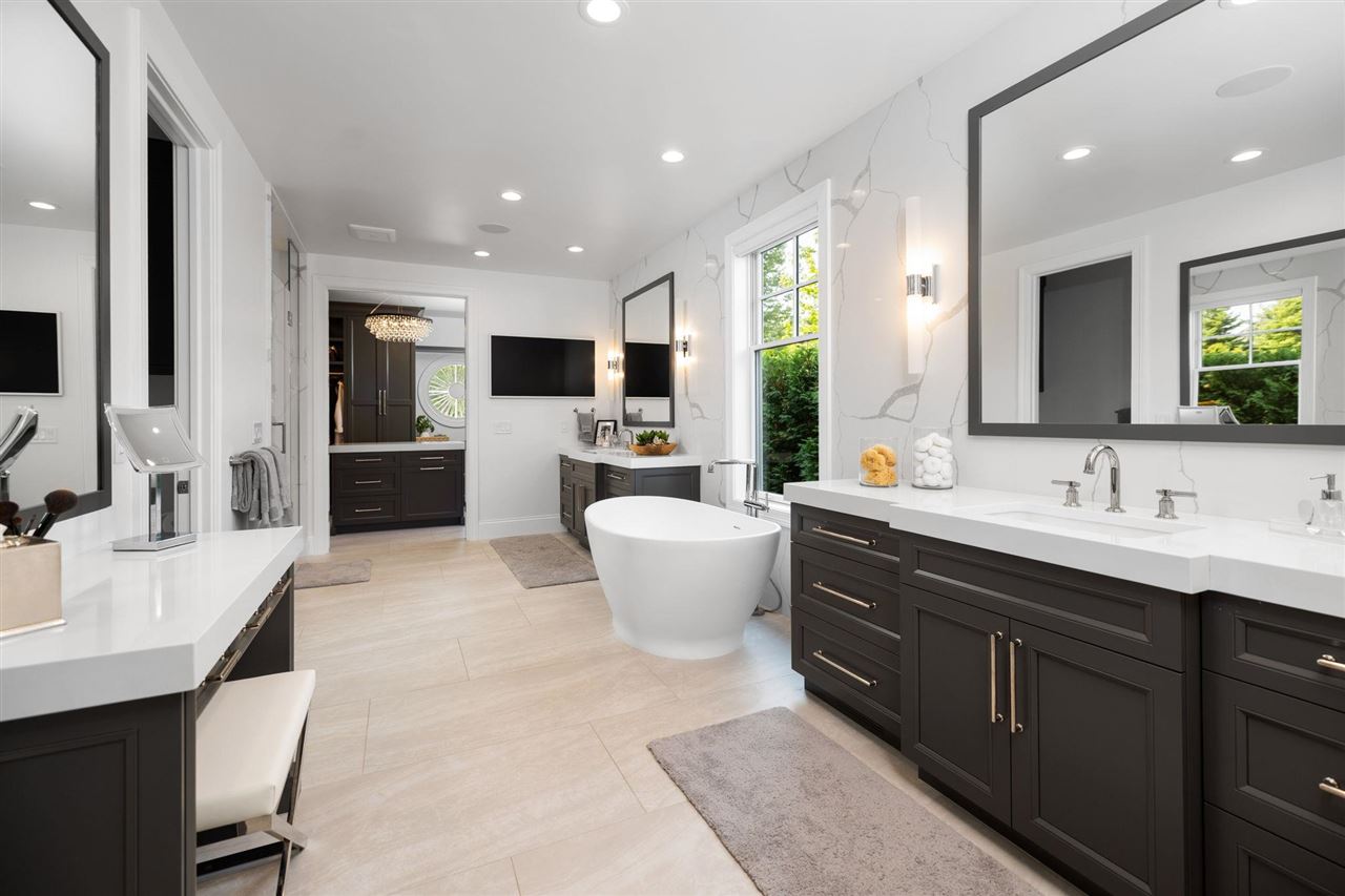 6194 Bay Ridge Drive