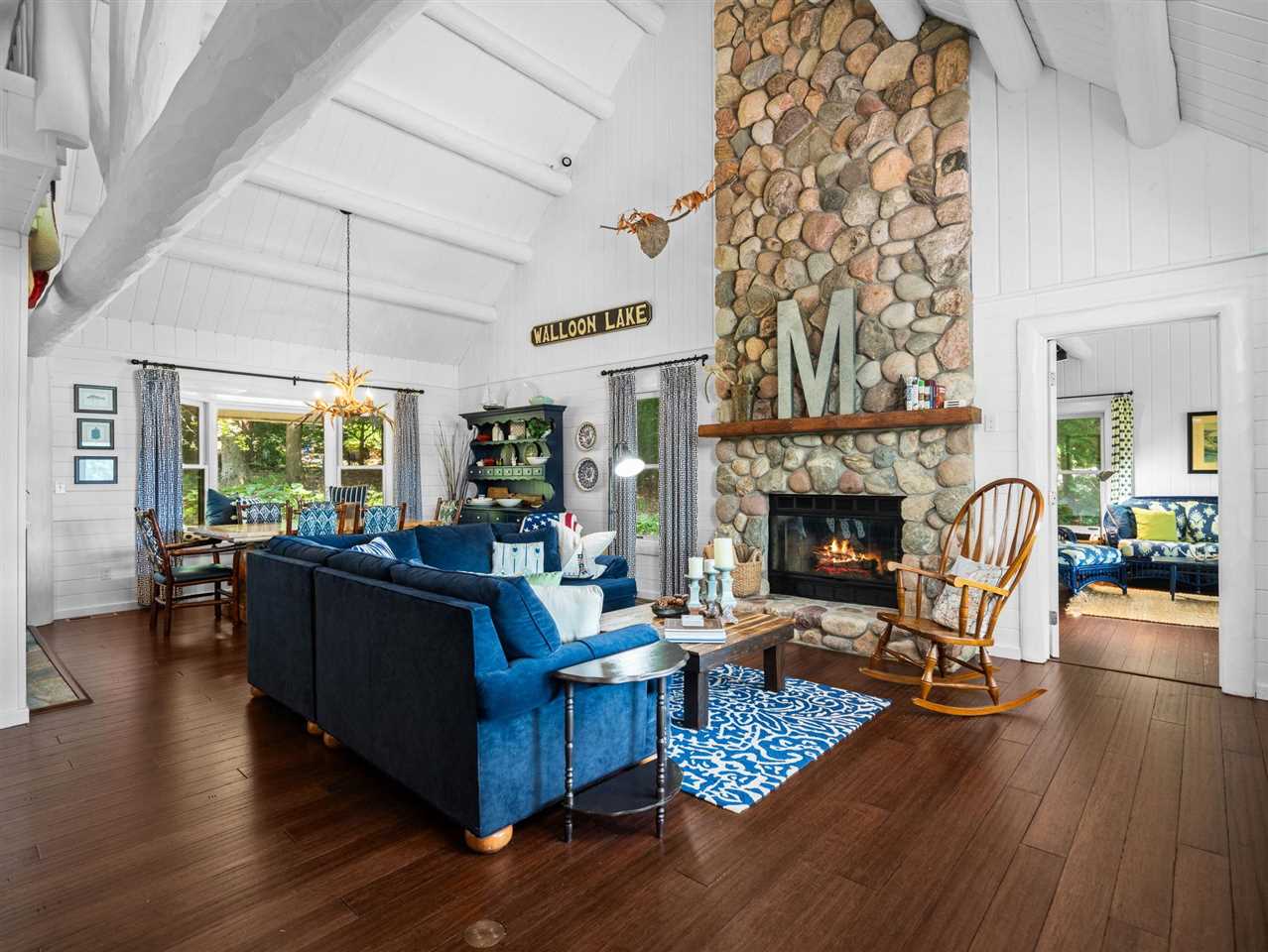 2286 Eagle Island Road