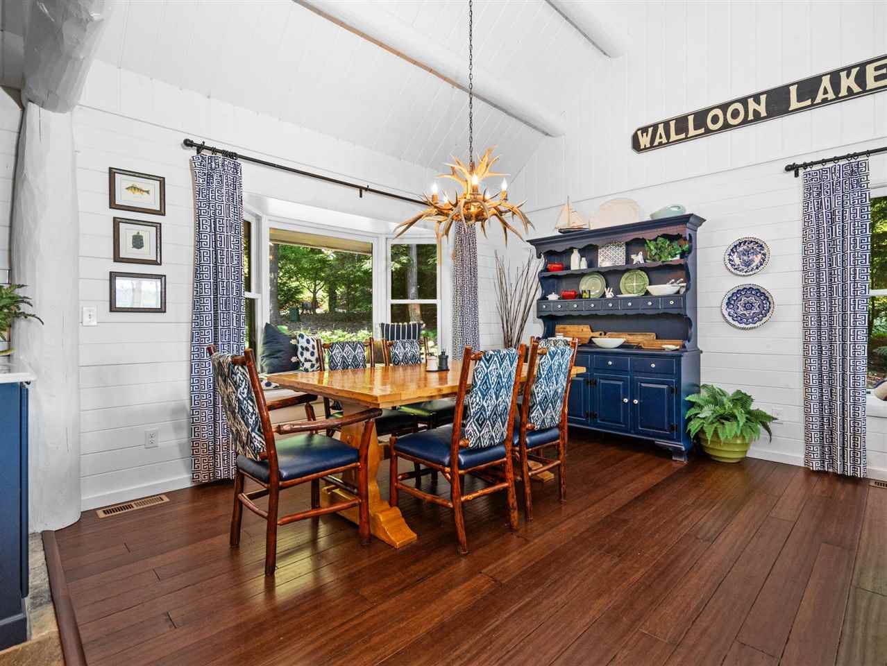 2286 Eagle Island Road