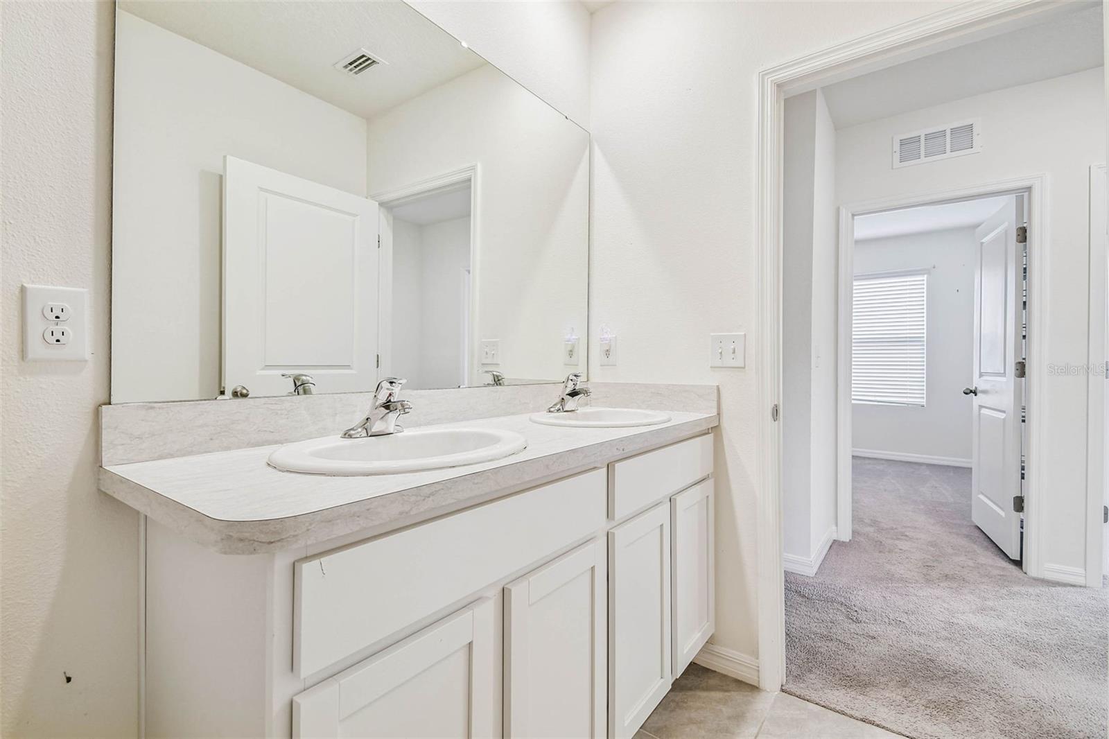 2449 MOON SHADOW RD