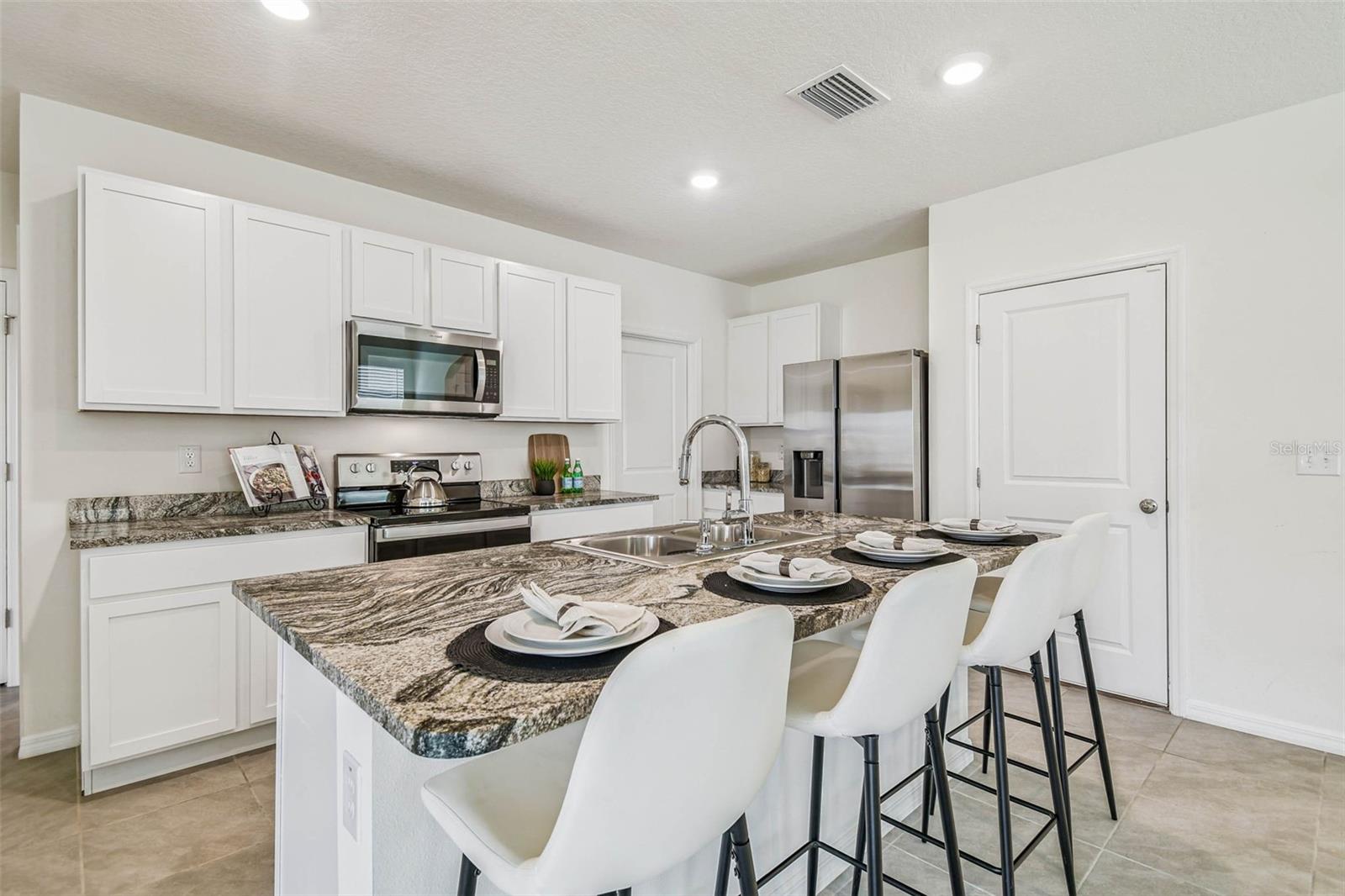 2449 MOON SHADOW RD