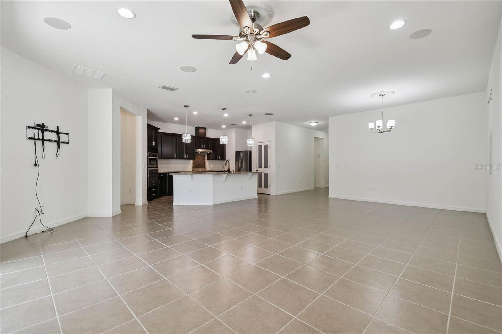 12072 LAKE BLVD