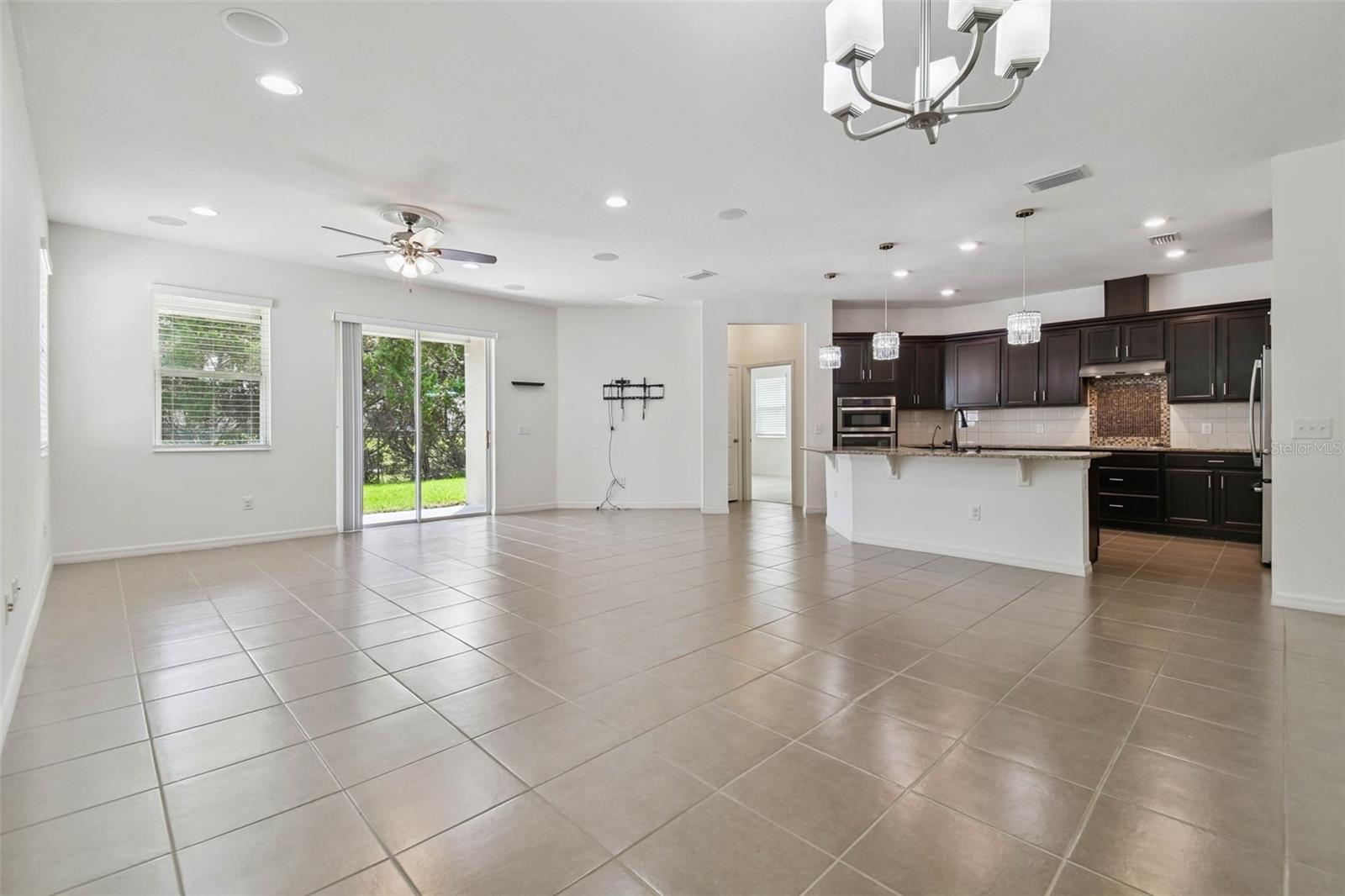 12072 LAKE BLVD