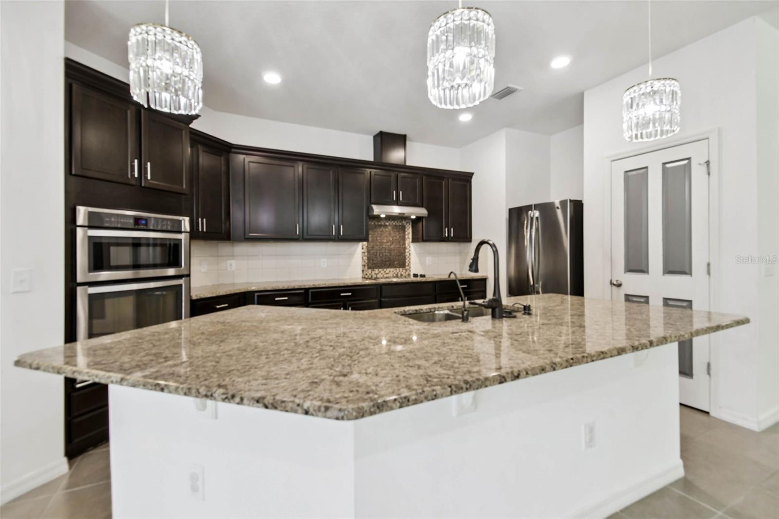 12072 LAKE BLVD