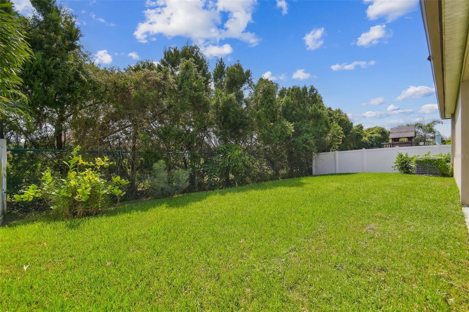 12072 LAKE BLVD