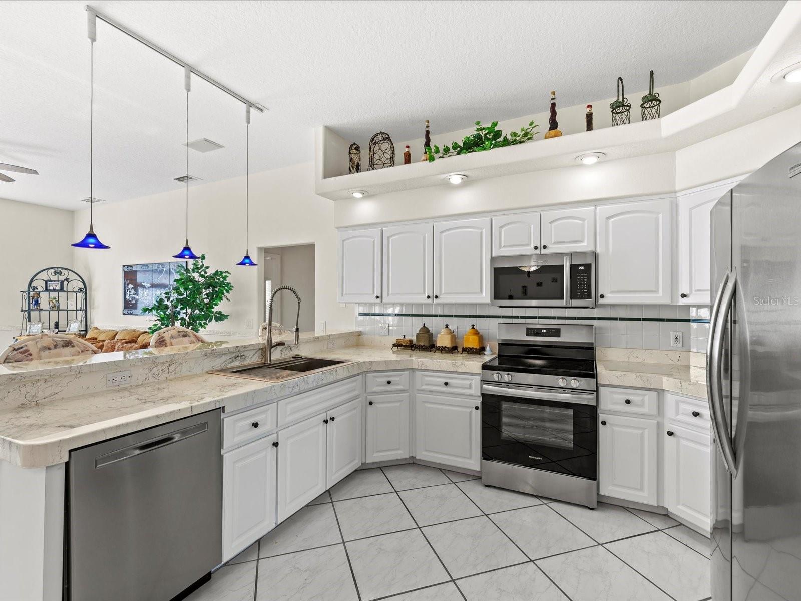 8704 CYPRESS LAKES BLVD