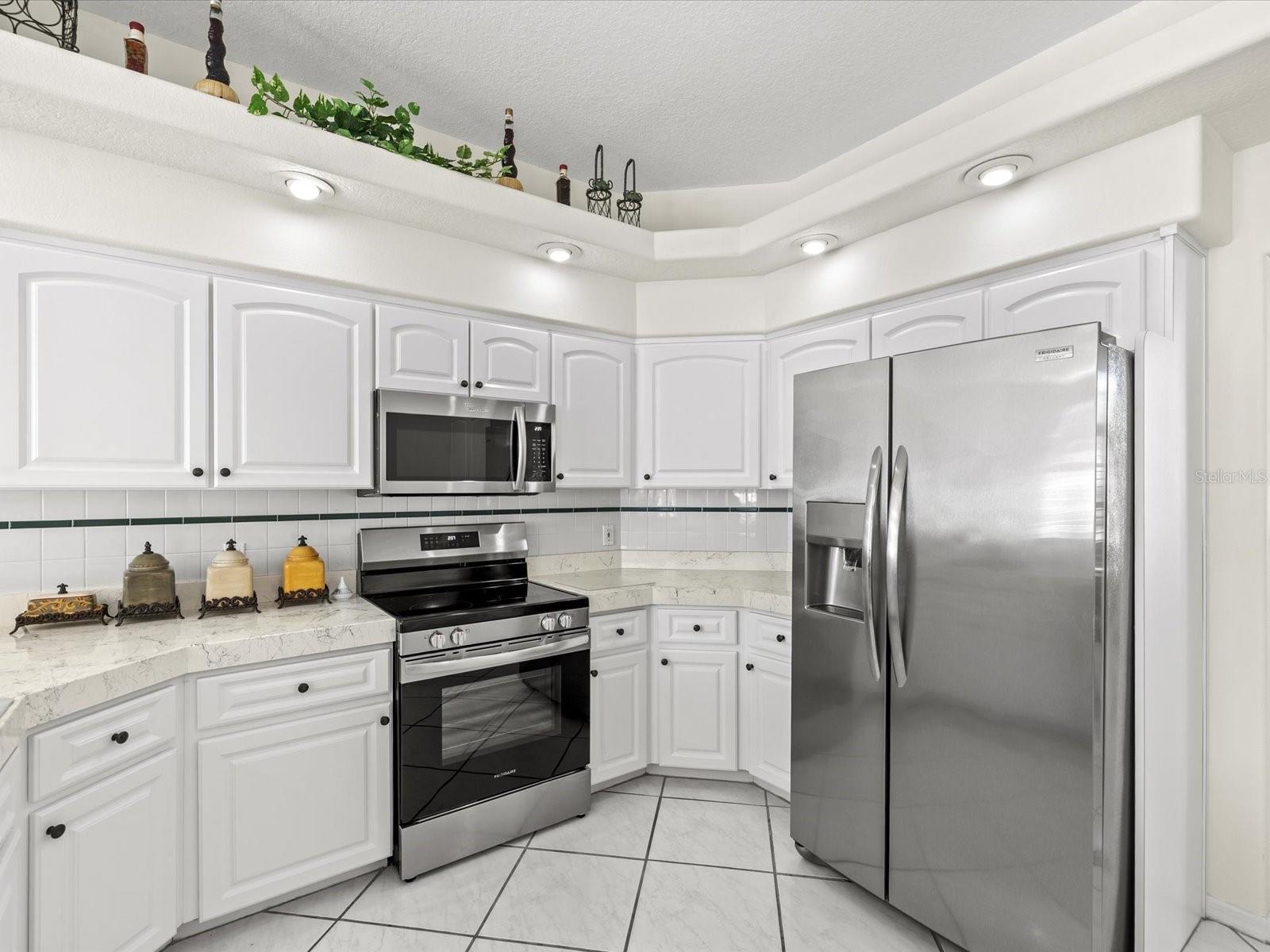 8704 CYPRESS LAKES BLVD