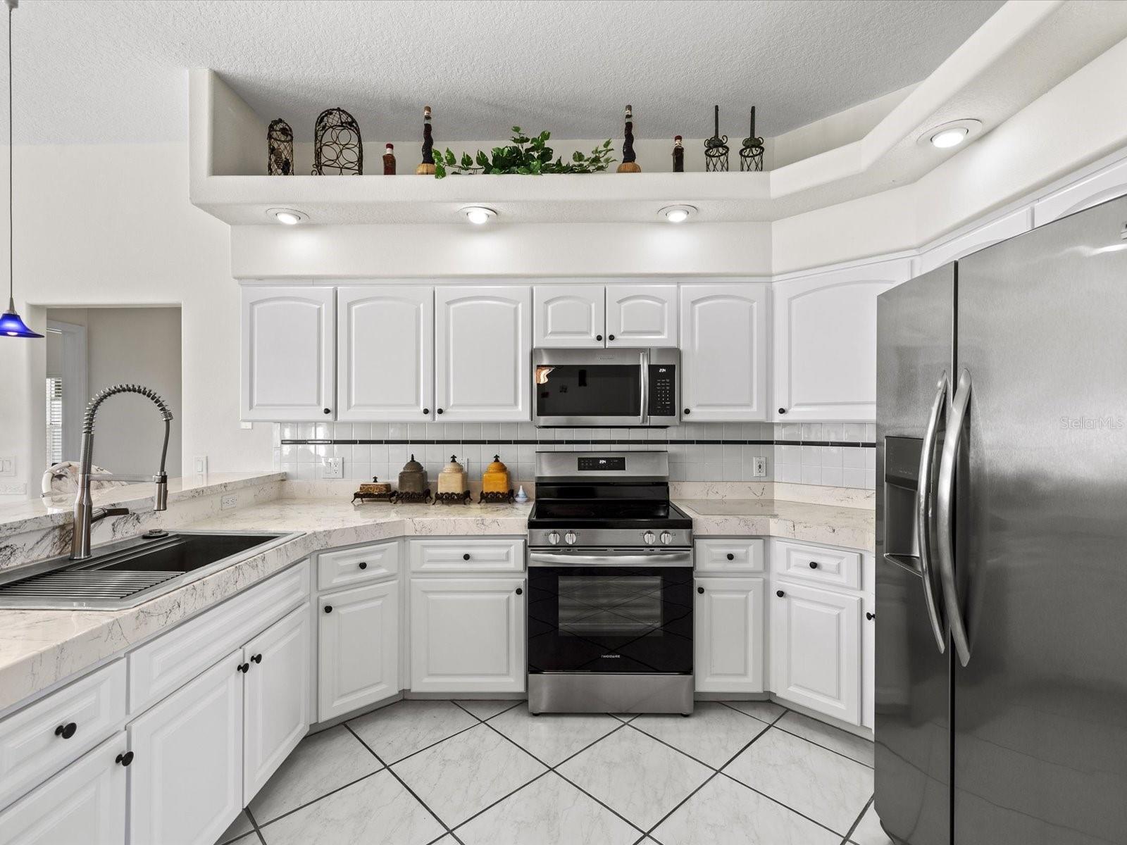 8704 CYPRESS LAKES BLVD