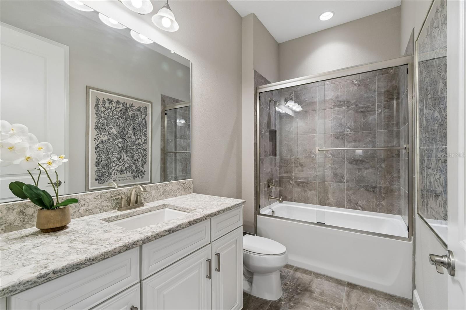 3462 FORSYTHIA DR