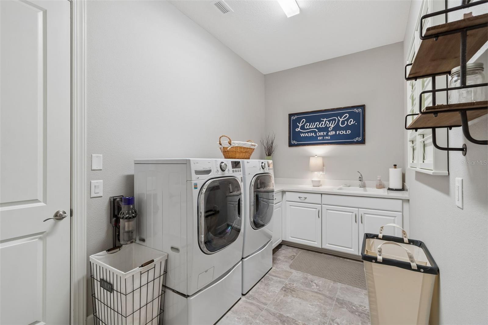 3462 FORSYTHIA DR