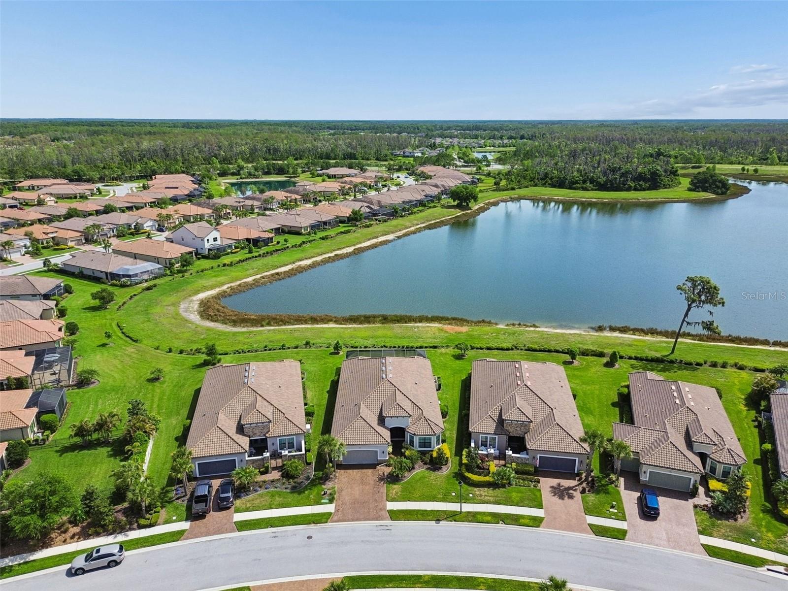 3462 FORSYTHIA DR