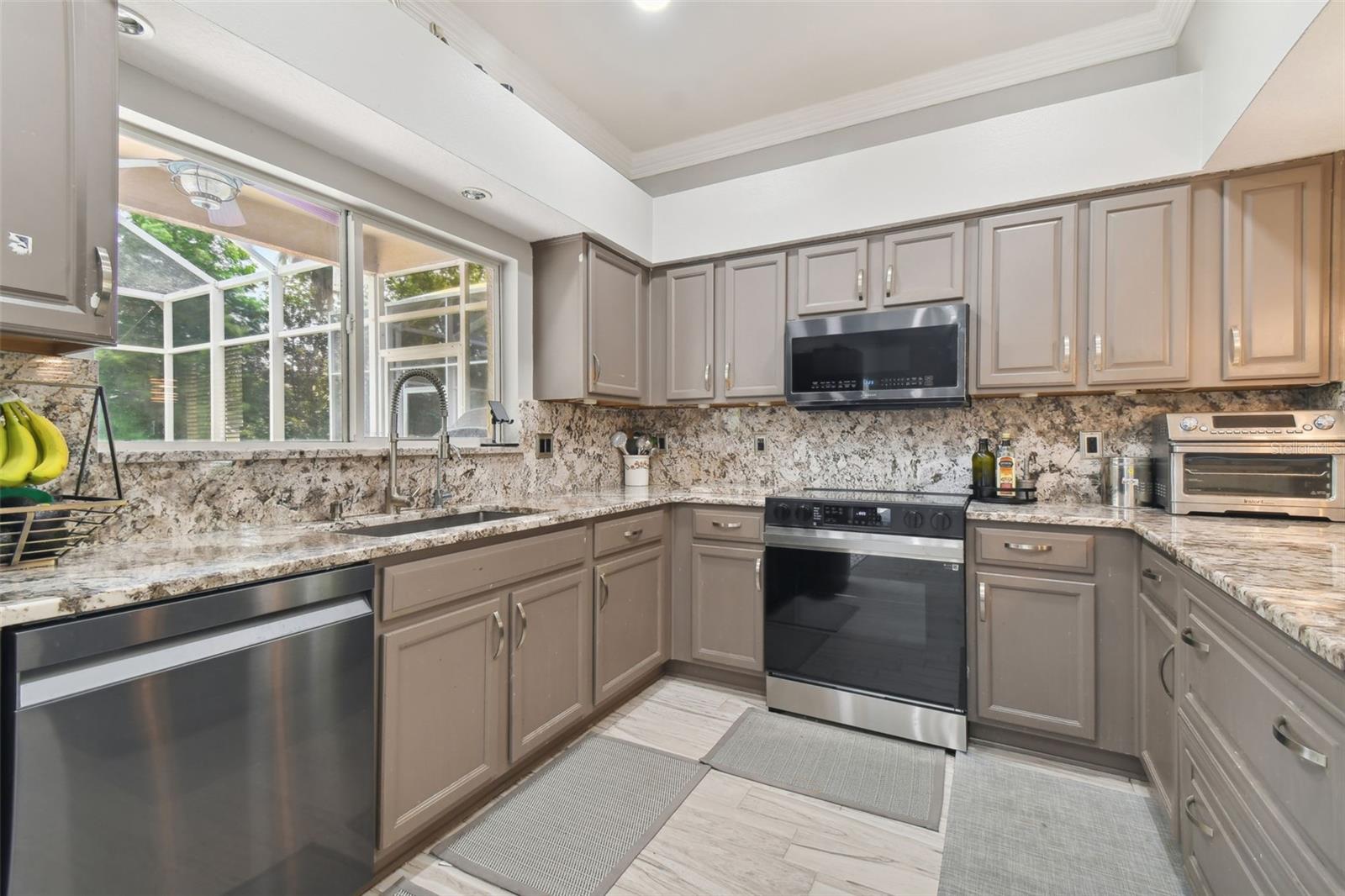 19426 SANDY SPRINGS CIR