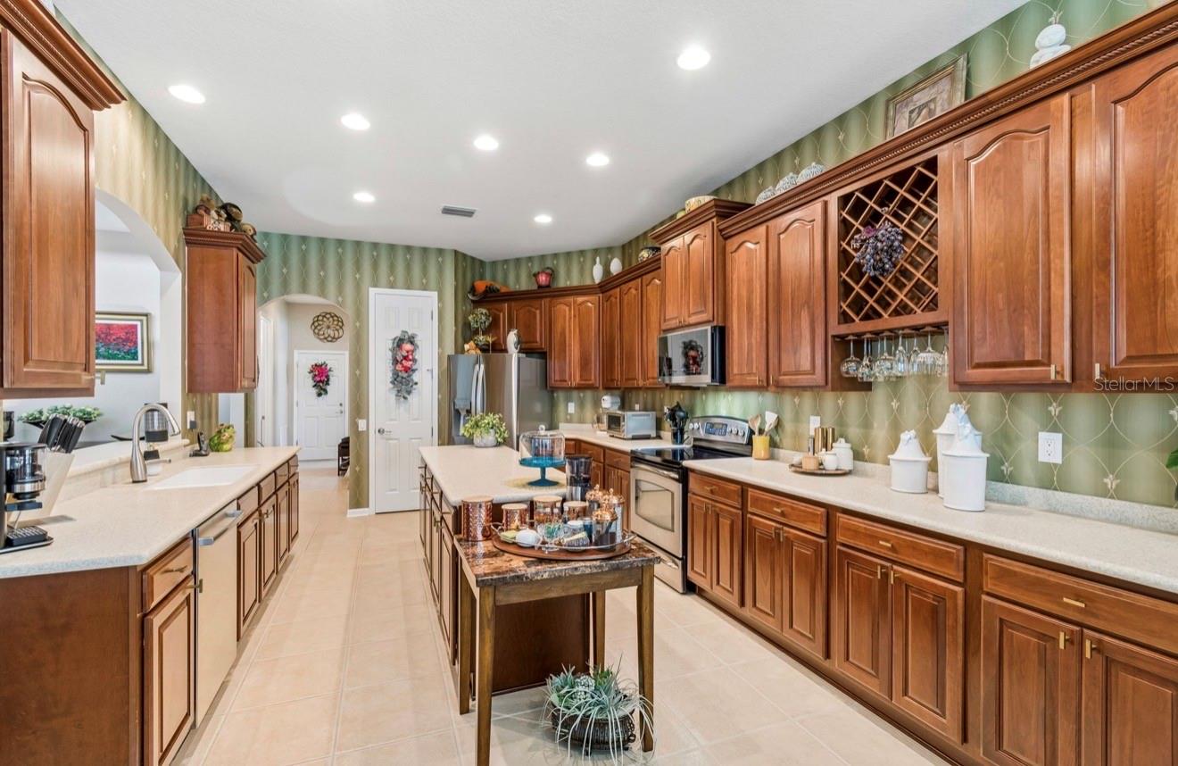 13800 CREST LAKE DR