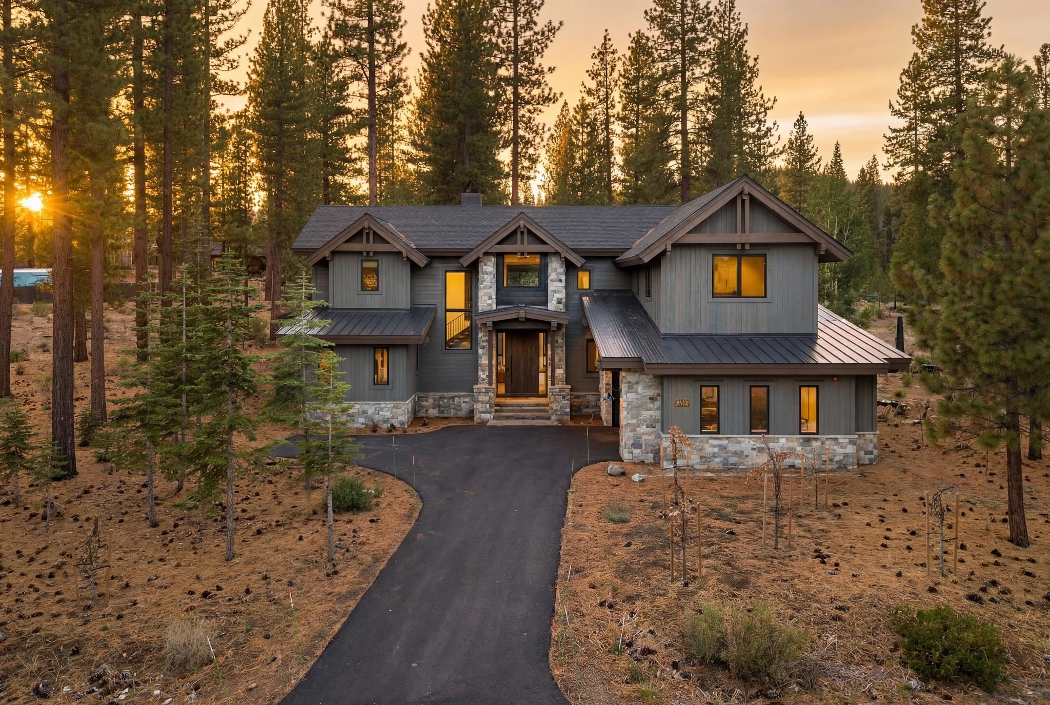 9400 Heartwood Drive