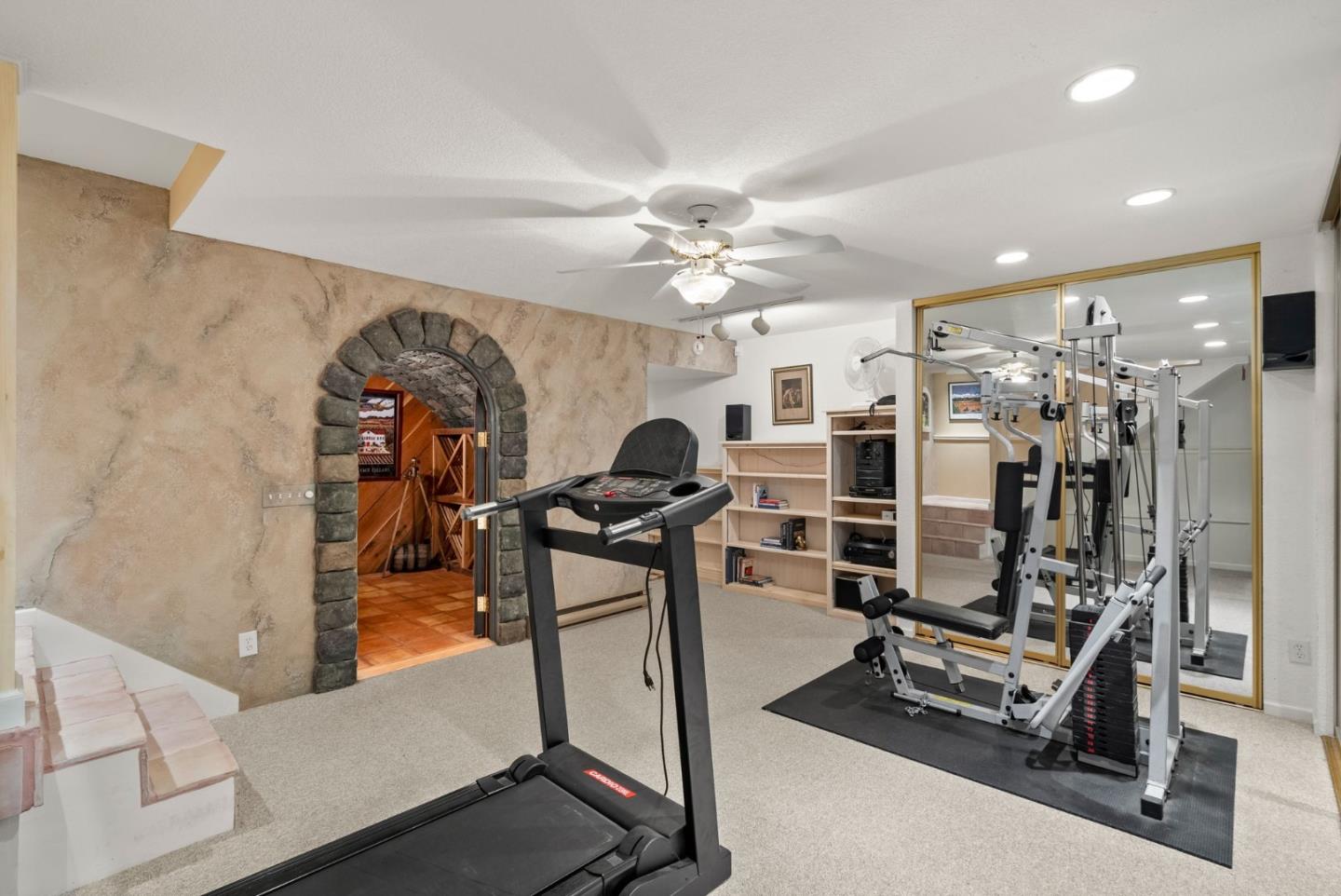 1 Bayview Avenue 9