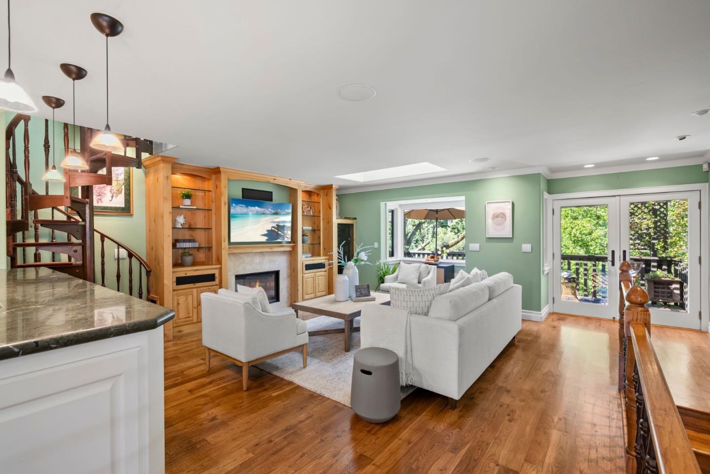 1 Bayview Avenue 9