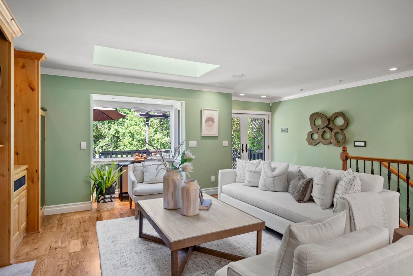 1 Bayview Avenue 9