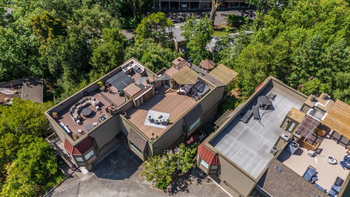 1 Bayview Avenue 9