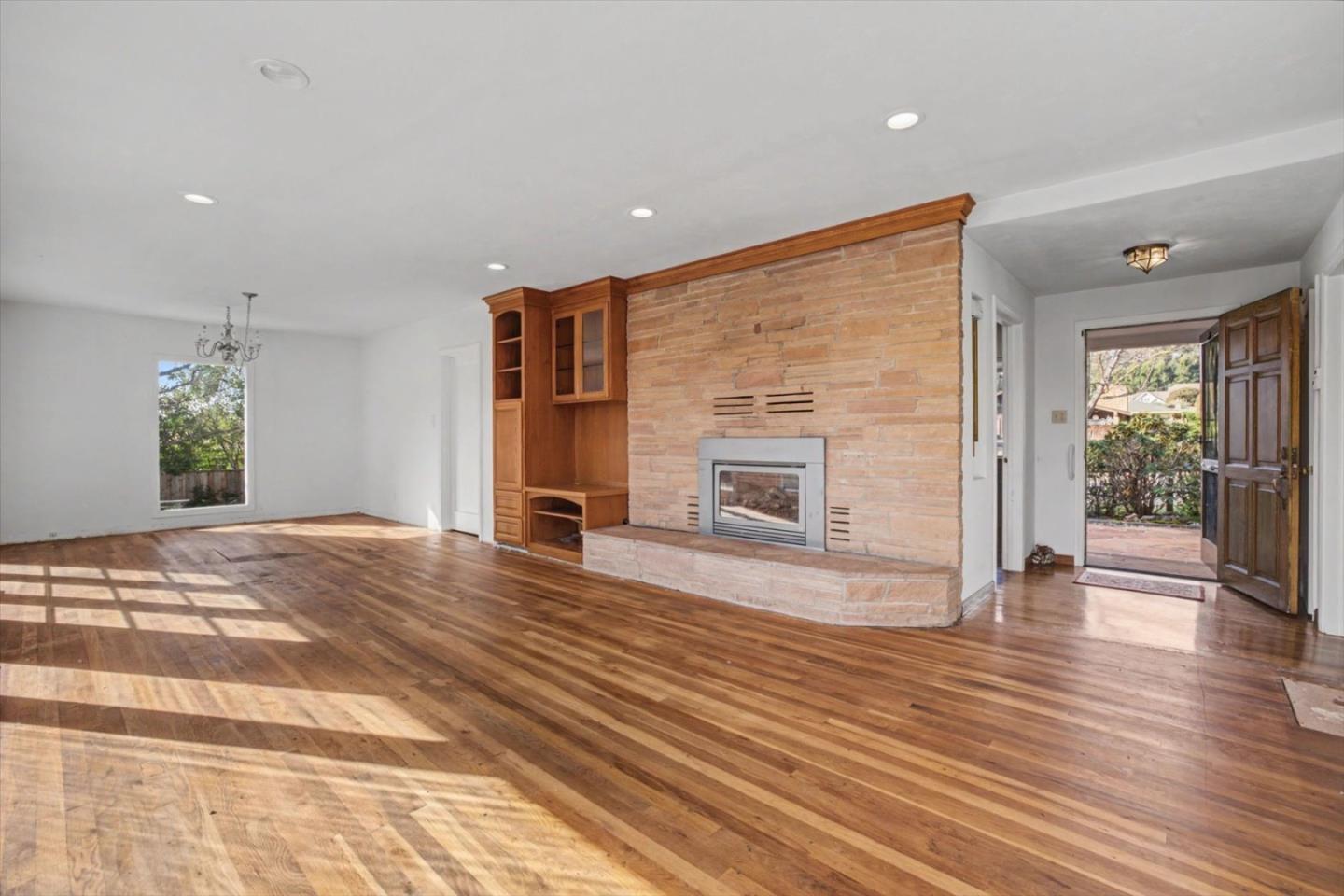 416 Spring Street
