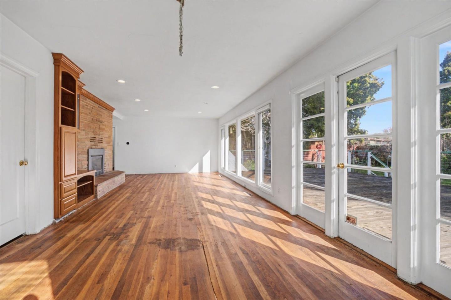416 Spring Street