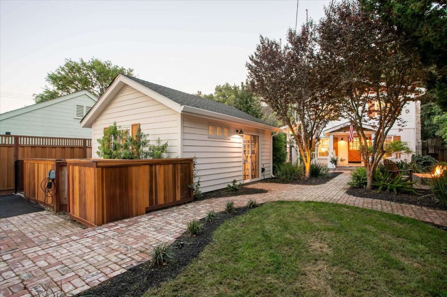 46 Pleasant Street