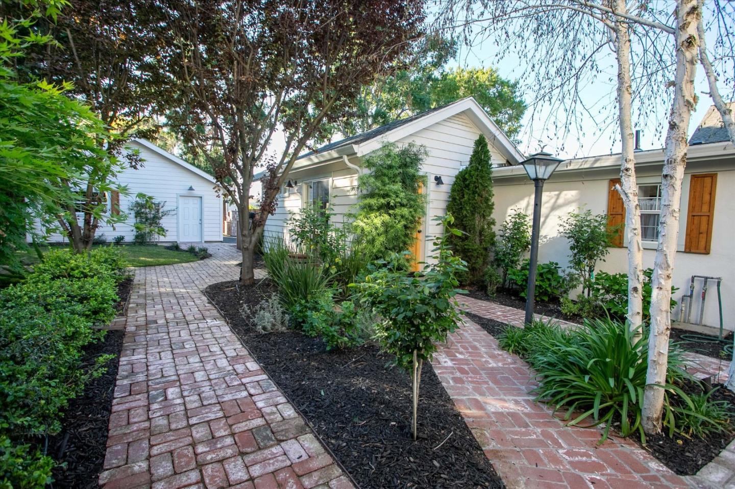46 Pleasant Street