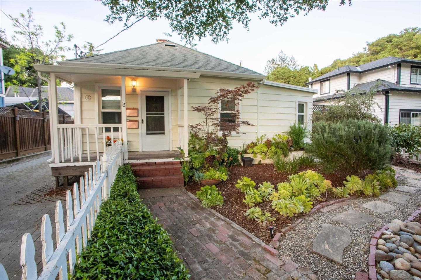 15 Stacia Street
