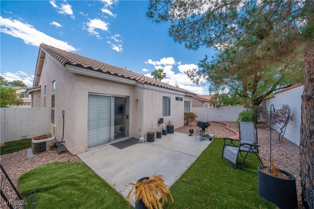 9821 Ridge Creek Place