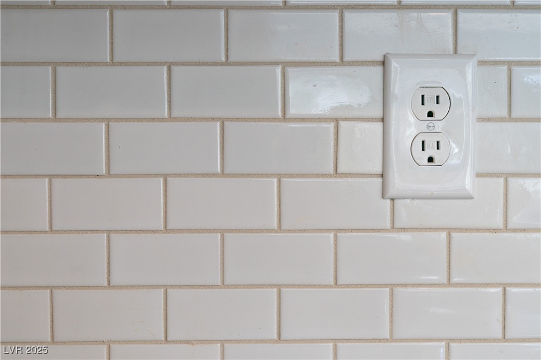 10983 Cambridge Lakes Avenue