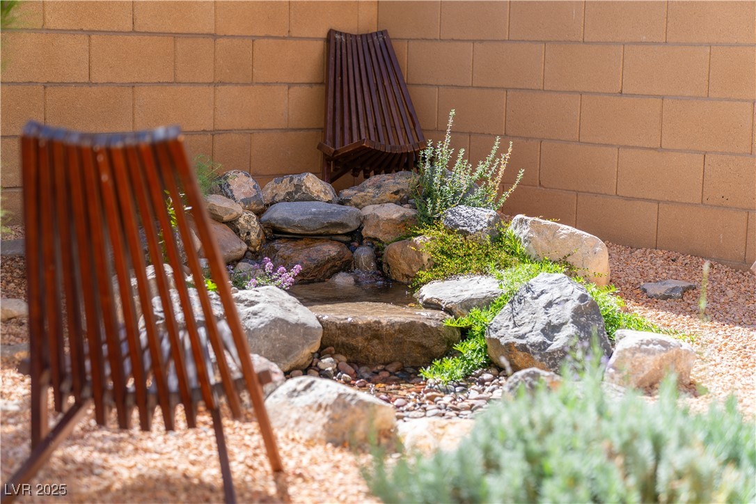 10983 Cambridge Lakes Avenue