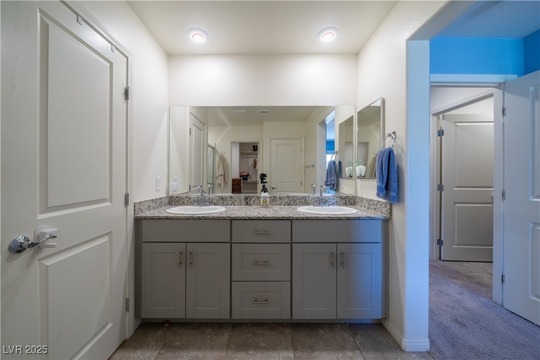 10983 Cambridge Lakes Avenue