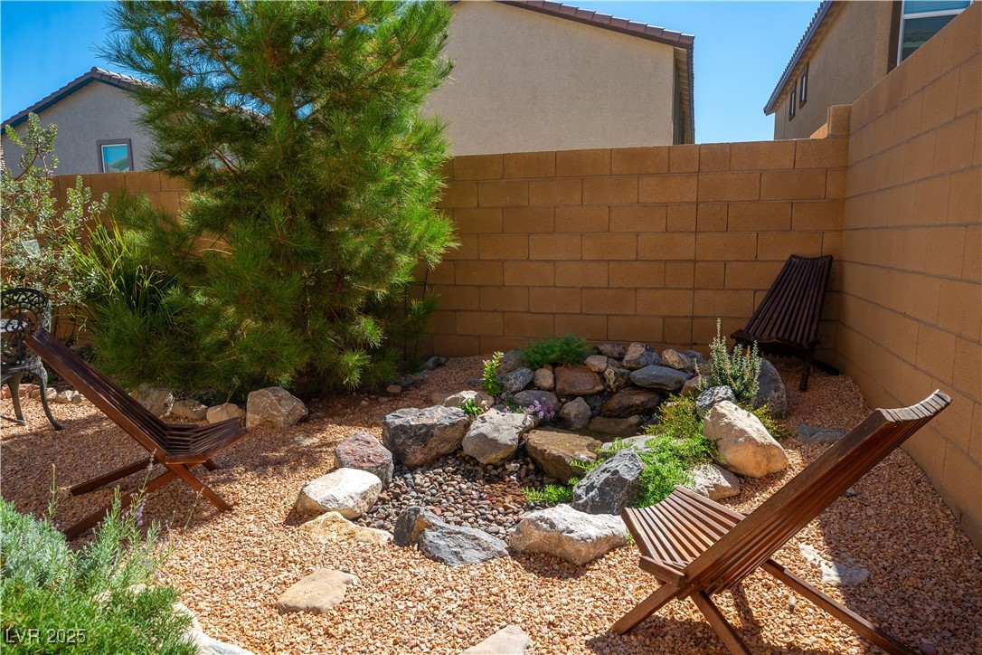 10983 Cambridge Lakes Avenue