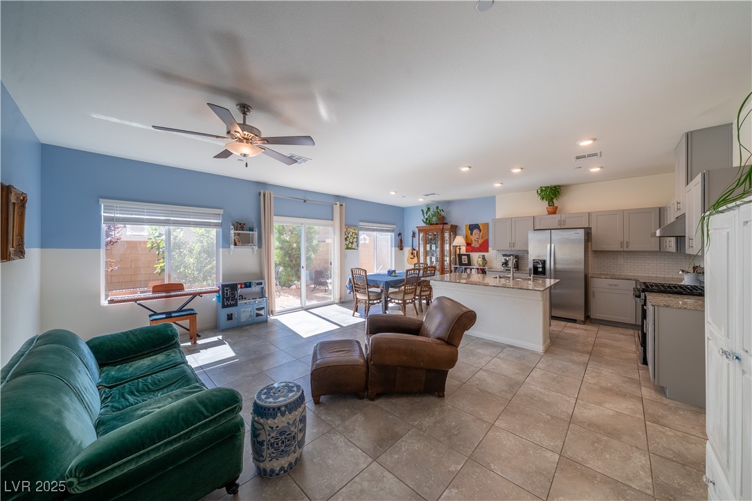 10983 Cambridge Lakes Avenue