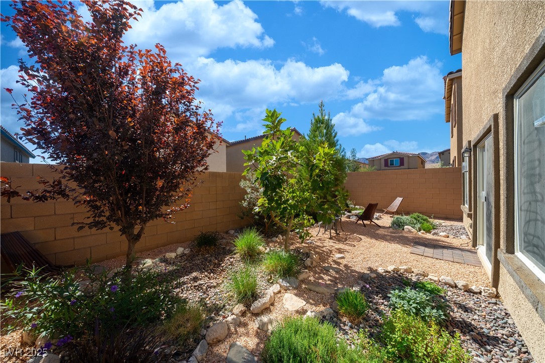 10983 Cambridge Lakes Avenue