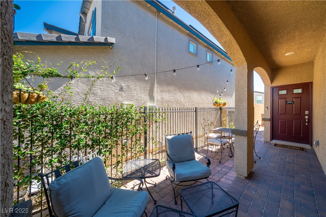 10983 Cambridge Lakes Avenue